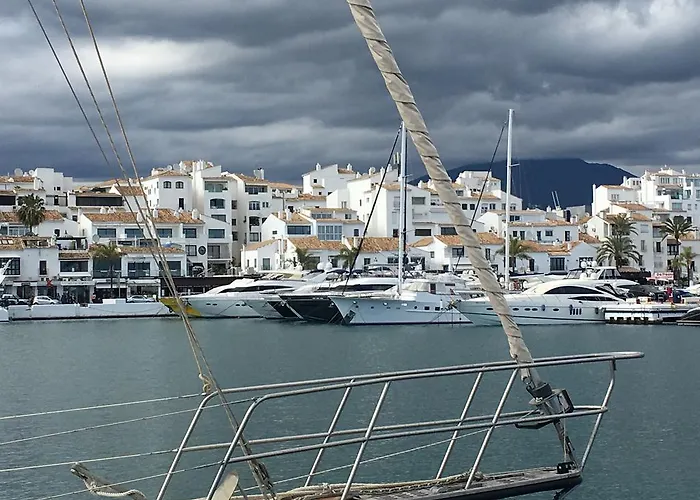 Banus Lovely Apartament *